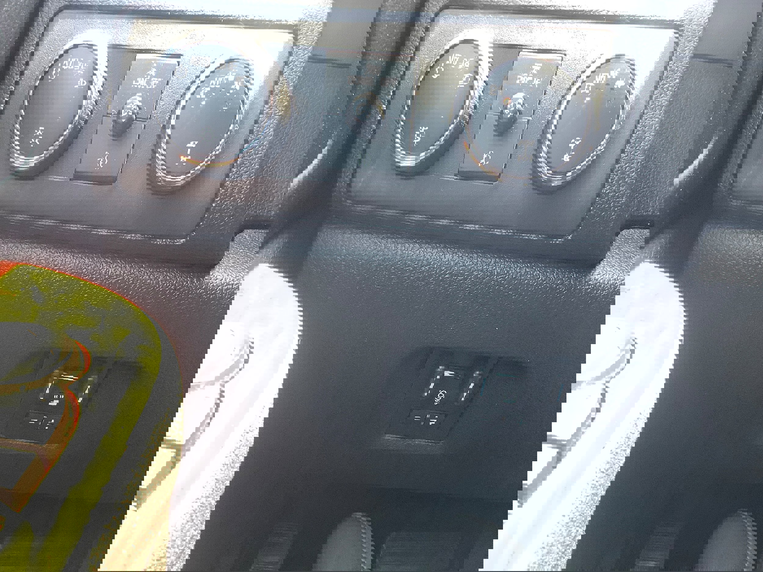 Used 2013 GMC Yukon SLT image 26