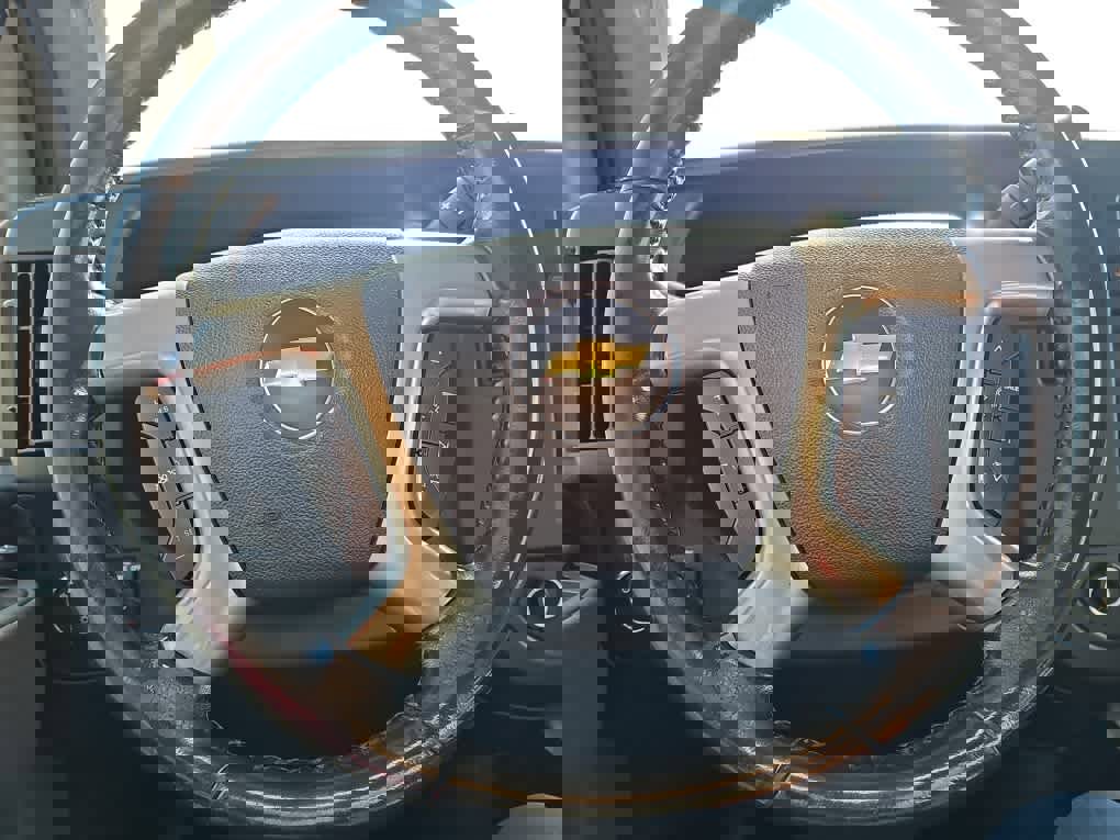 Used 2017 Chevrolet Express 2500 image 17