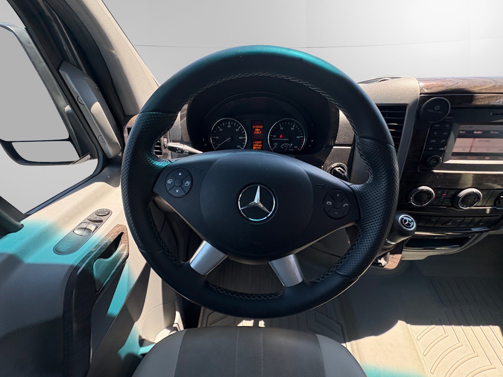 Used 2018 Mercedes-Benz Sprinter 3500 image 12