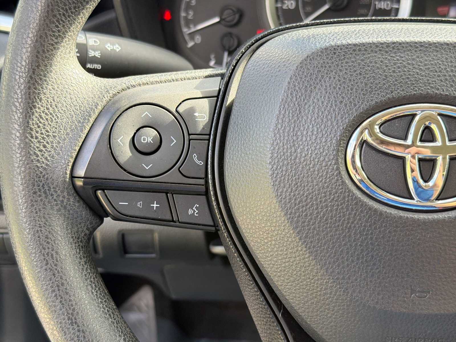 Used 2020 Toyota Corolla LE w/ LE Convenience Package FWD image 20