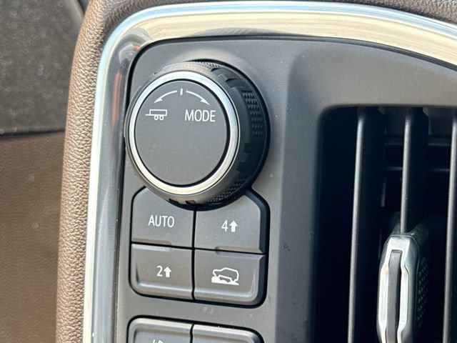 Used 2021 Chevrolet Silverado 1500 LTZ w/ Technology Package AWD/4WD image 34