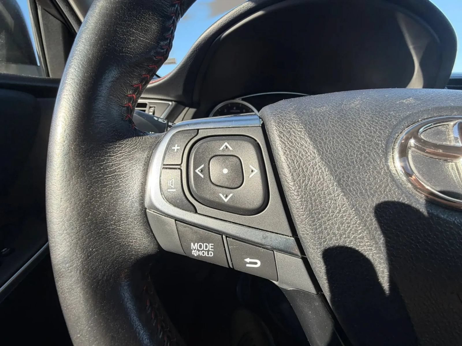 Used 2016 Toyota Camry XSE w/ Moonroof Package FWD image 26