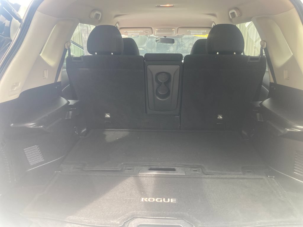 Used 2017 Nissan Rogue S w/ S Appearance Package AWD/4WD image 27