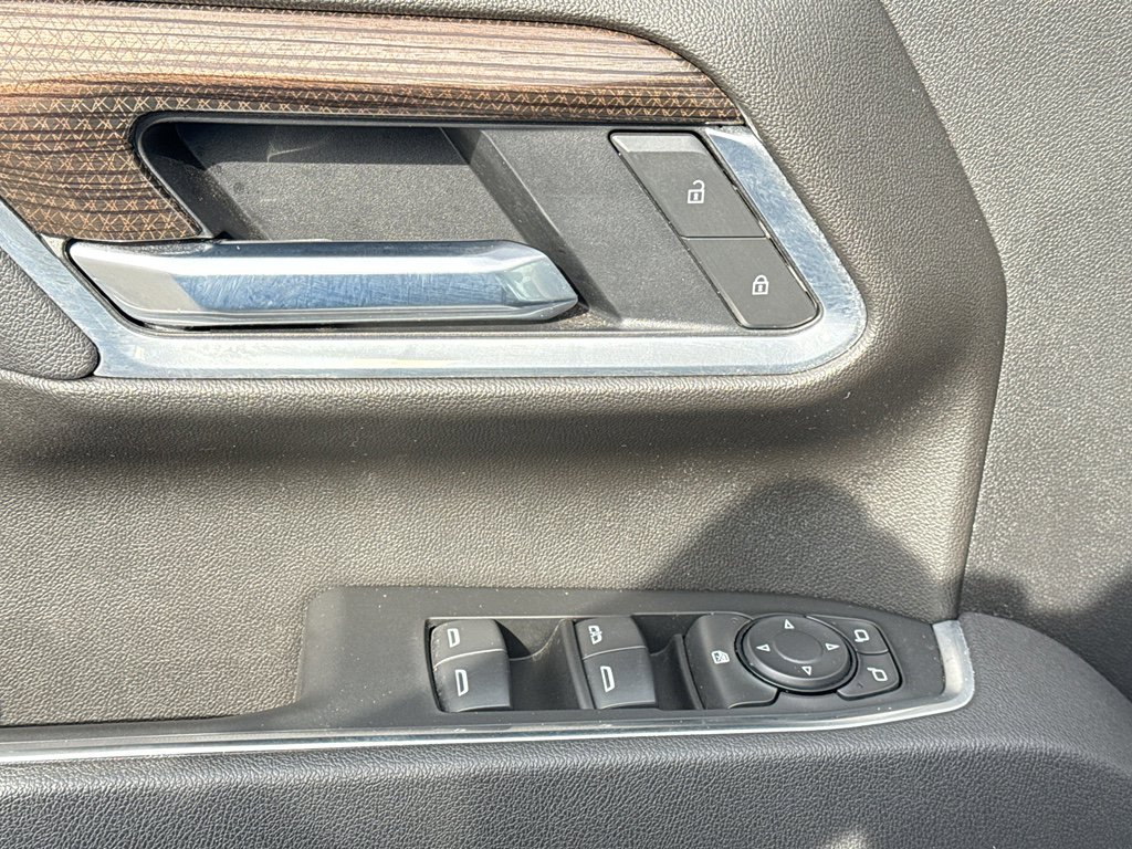 Used 2025 Chevrolet Silverado 2500 LT w/ Convenience Package image 11