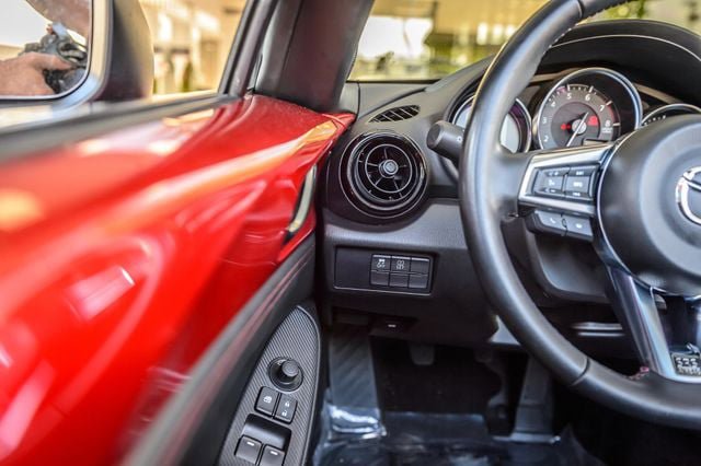 Used 2016 MAZDA MX-5 Miata Club RWD image 30