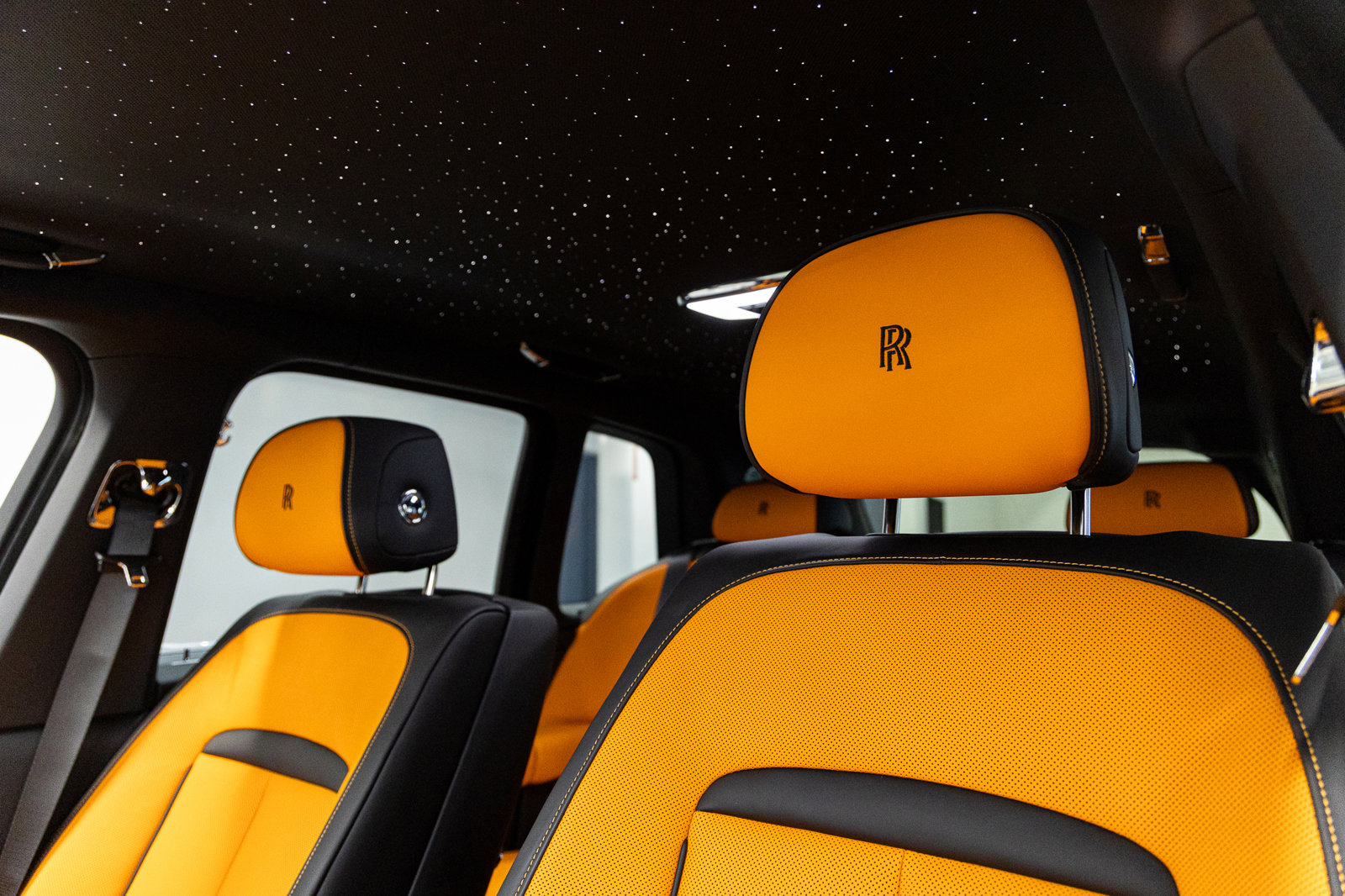 New 2026 Rolls-Royce Cullinan Black Badge image 36