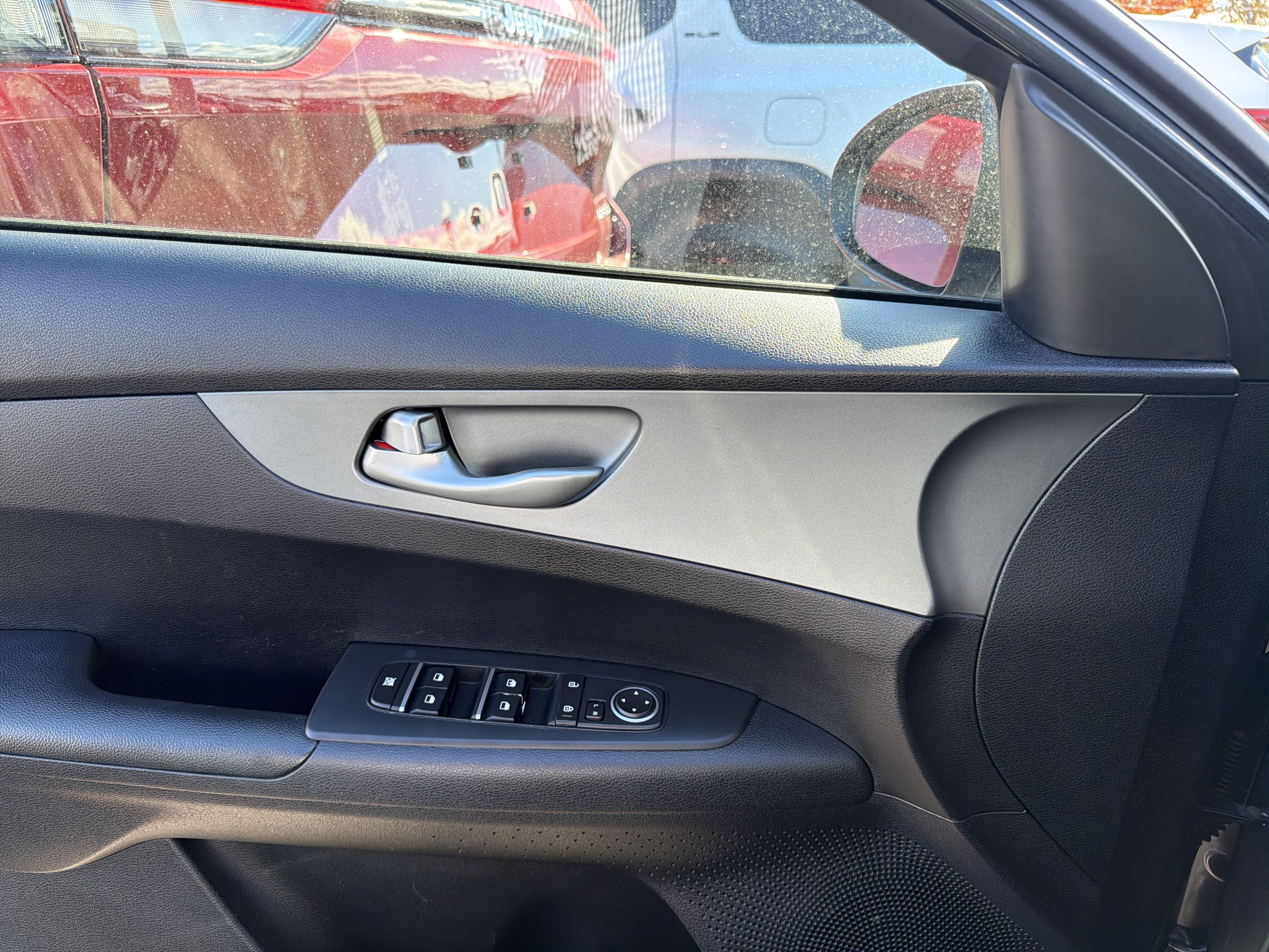 Used 2019 Kia Forte LXS FWD image 13