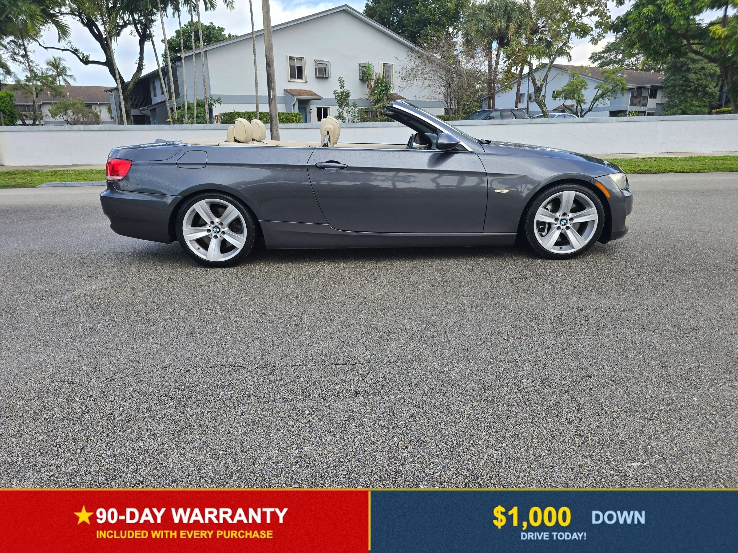 Used 2008 BMW 335i Convertible w/ Premium Pkg image 4