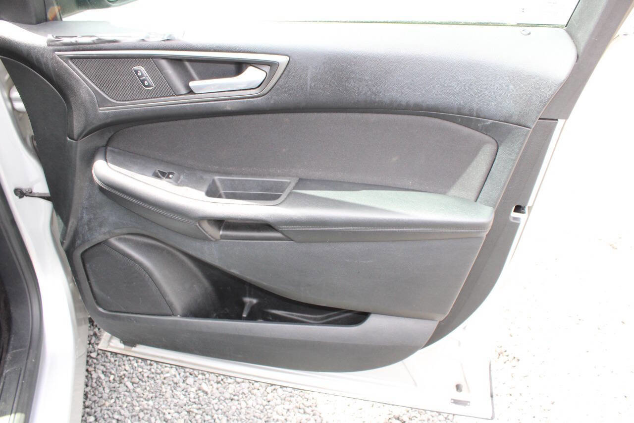 Used 2016 Ford Edge SE AWD/4WD image 21