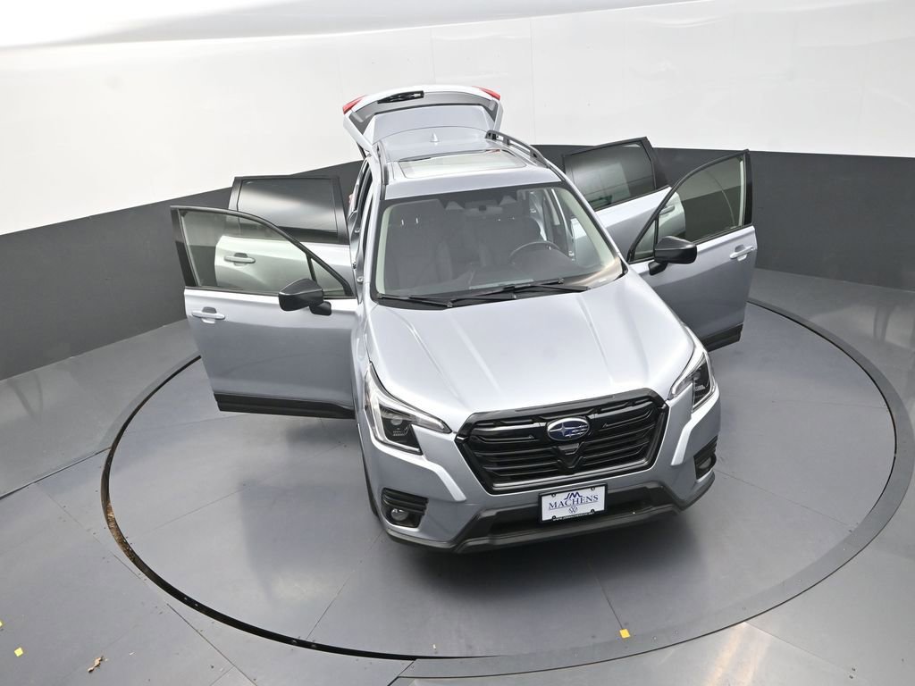 Used 2023 Subaru Forester Premium image 32