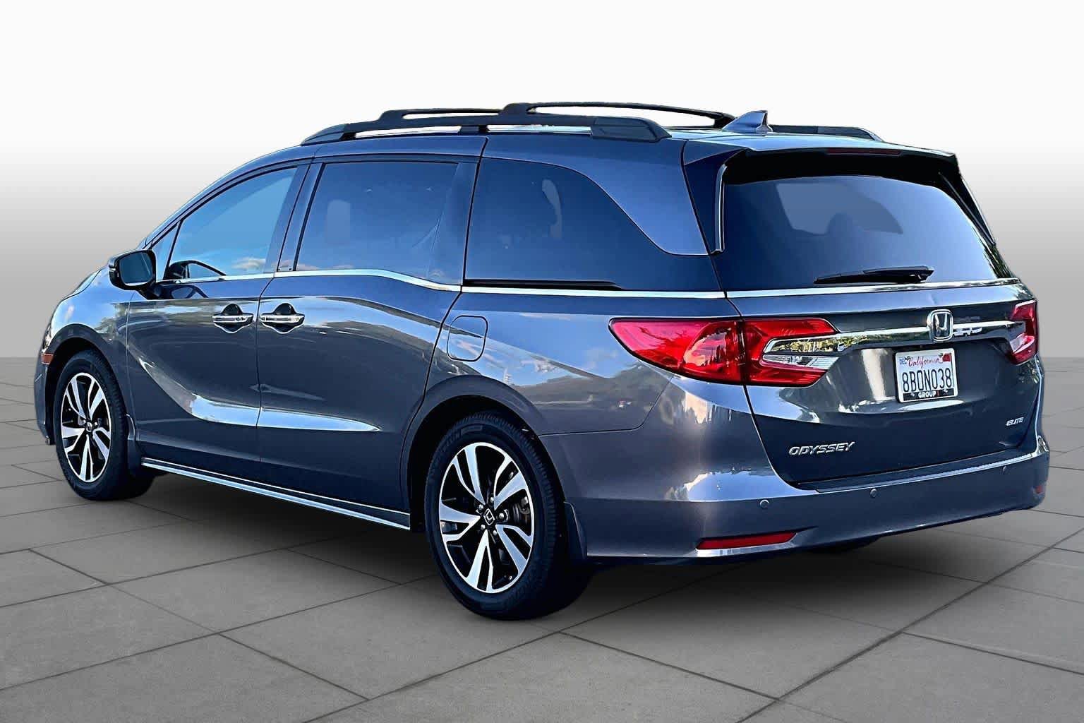 Used 2018 Honda Odyssey Elite image 11