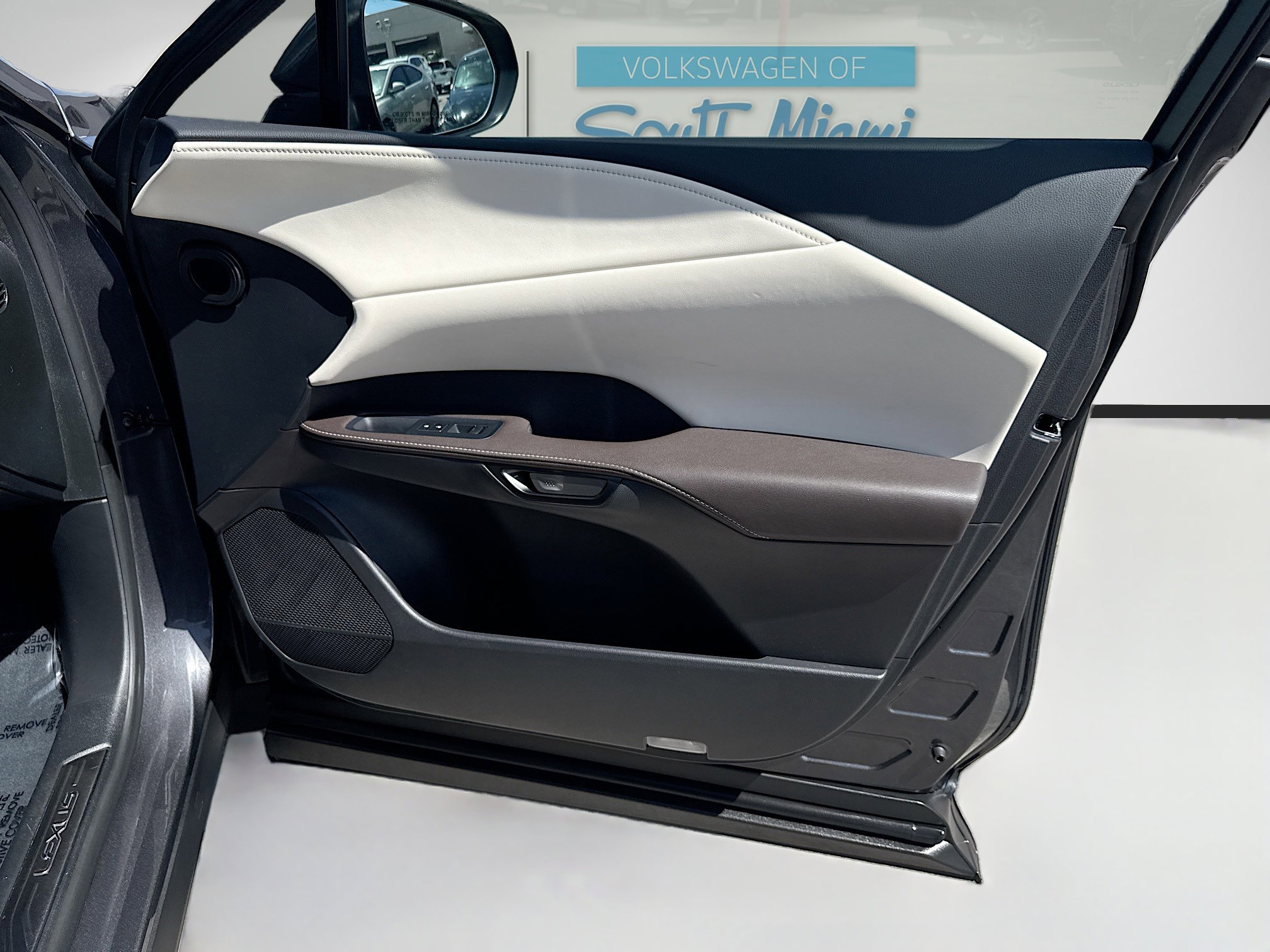 Used 2024 Lexus RX 350 FWD w/ Accessory Package (K3) image 34