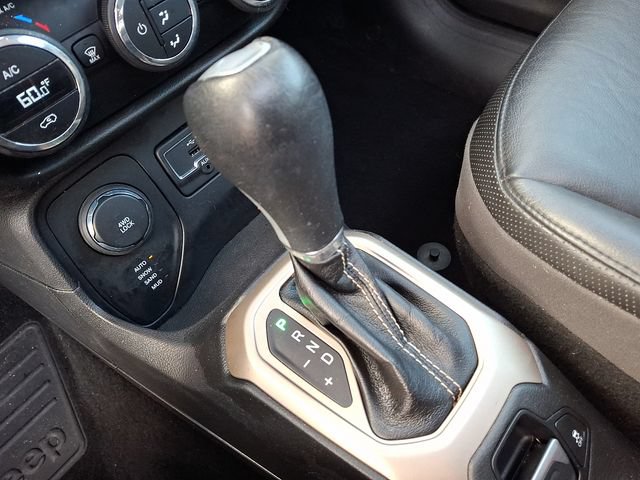 Used 2016 Jeep Renegade Limited AWD/4WD image 16