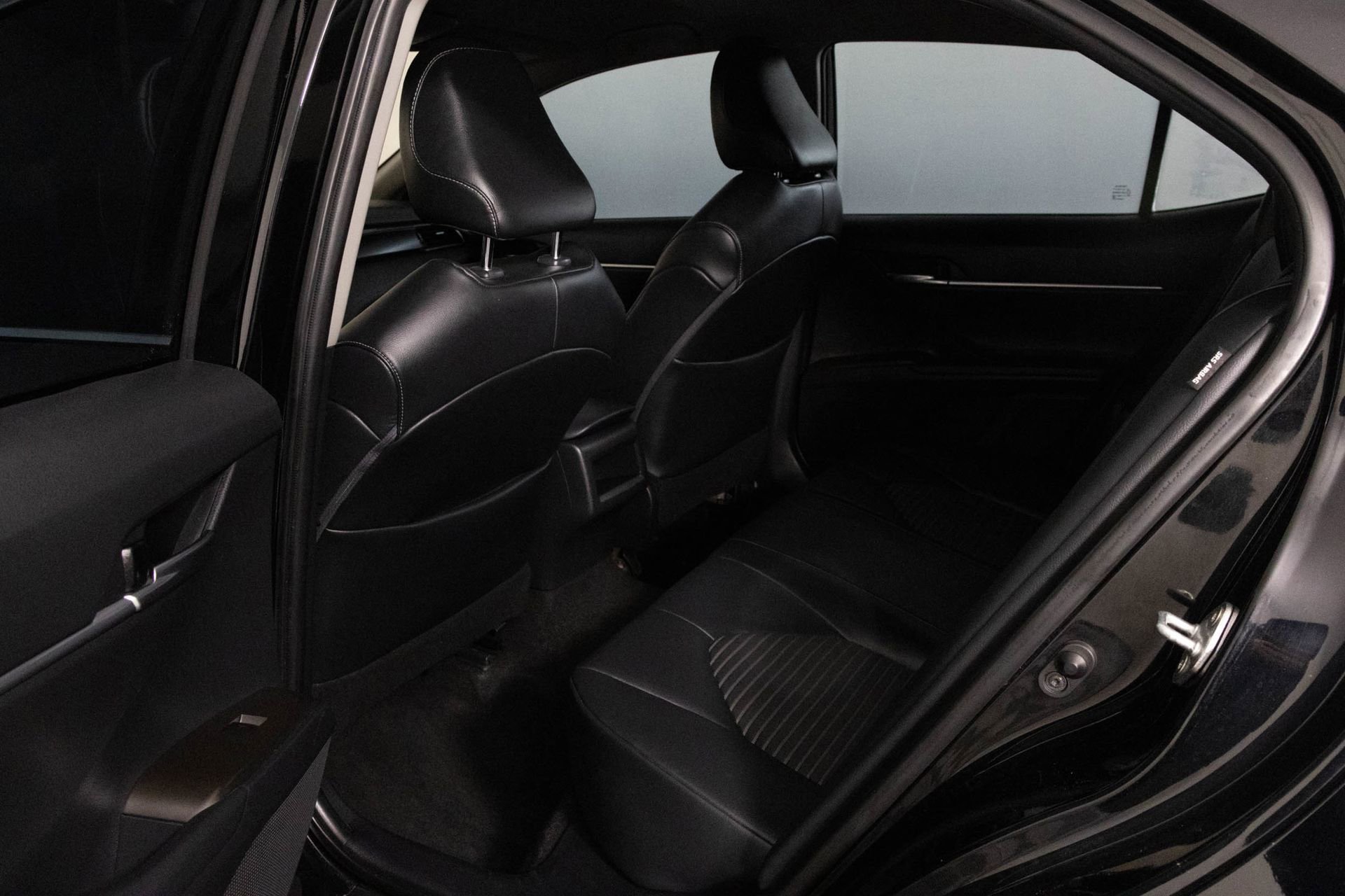 Used 2021 Toyota Camry SE image 33