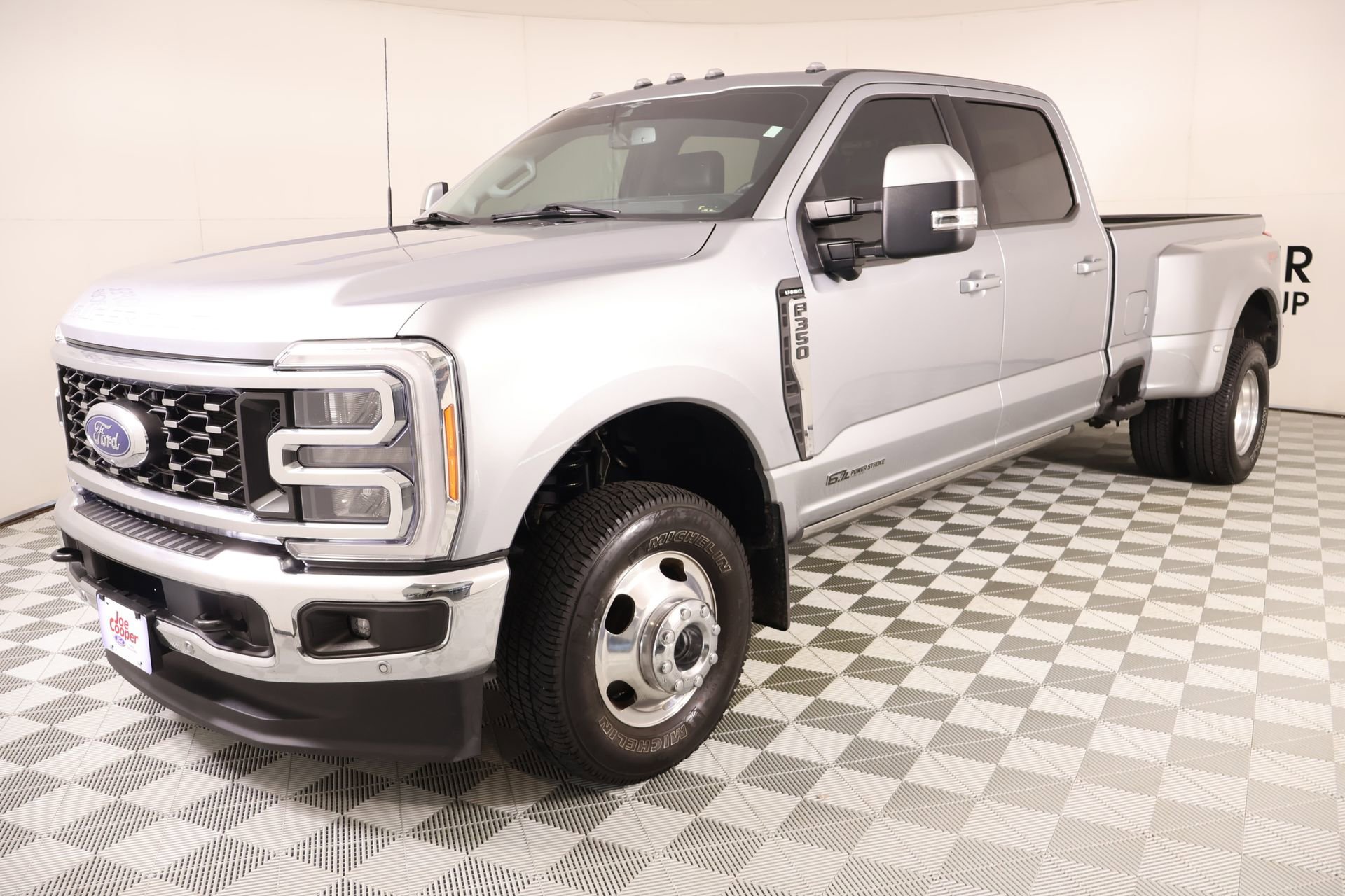 Used 2023 Ford F350 Lariat w/ Lariat Ultimate Package AWD/4WD image 11