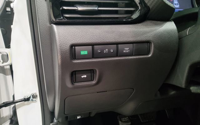 Used 2024 Nissan Sentra SR w/ SR Premium Package image 27