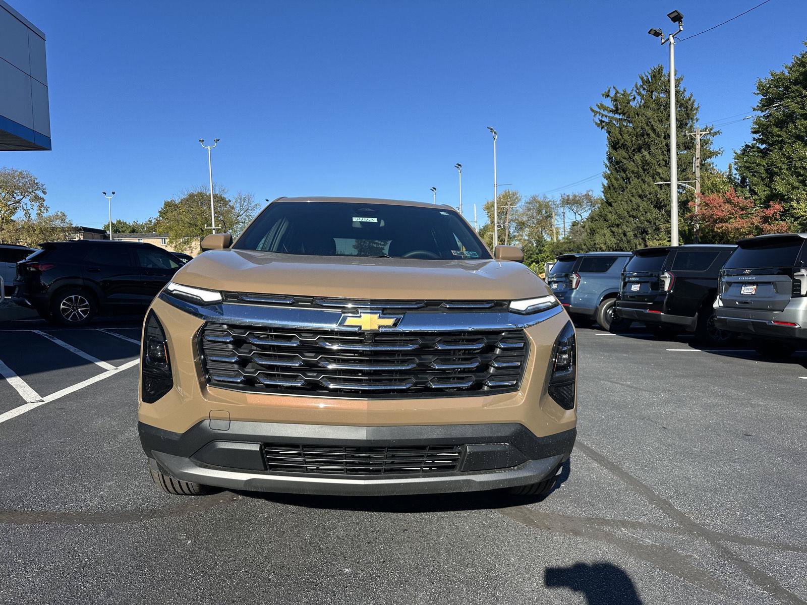New 2027 Chevrolet Equinox LT w/ Convenience Package II AWD/4WD image 2