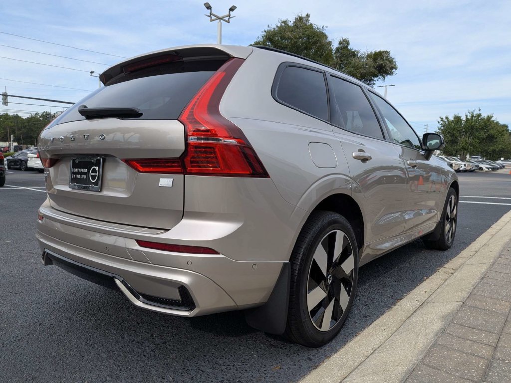 Certified 2024 Volvo XC60 T8 Ultimate w/ Climate Package AWD/4WD image 6