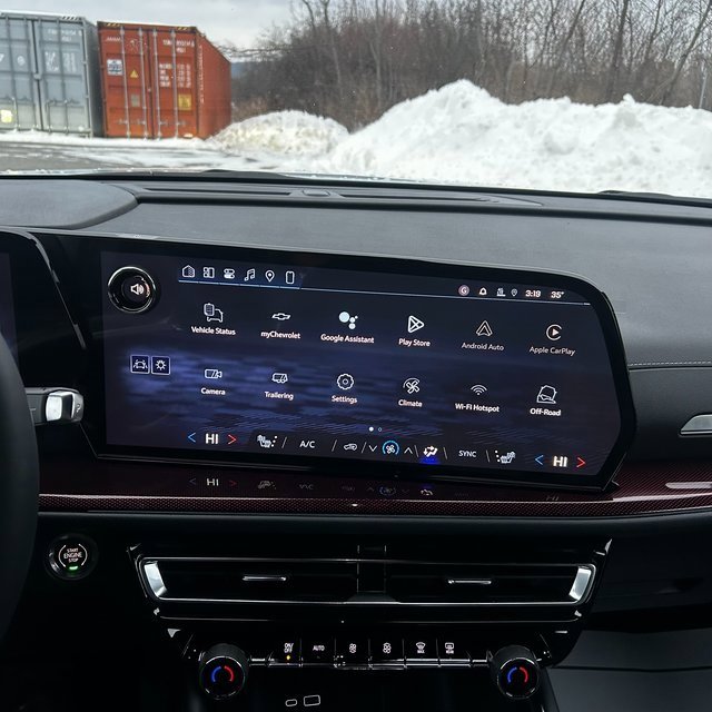 New 2026 Chevrolet Traverse Z71 w/ Driver Confidence Package image 28