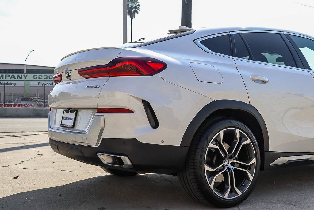 Used 2023 BMW X6 xDrive40i w/ Climate Comfort Package image 11