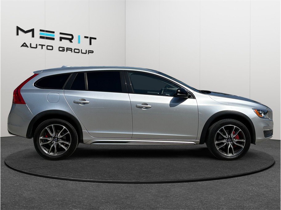 Used 2015 Volvo V60 T5 Cross Country AWD/4WD image 10