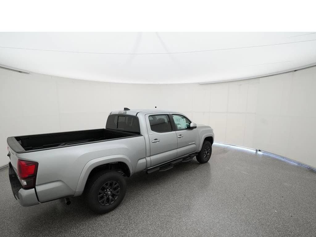 Used 2022 Toyota Tacoma SR5 w/ Technology Package AWD/4WD image 12