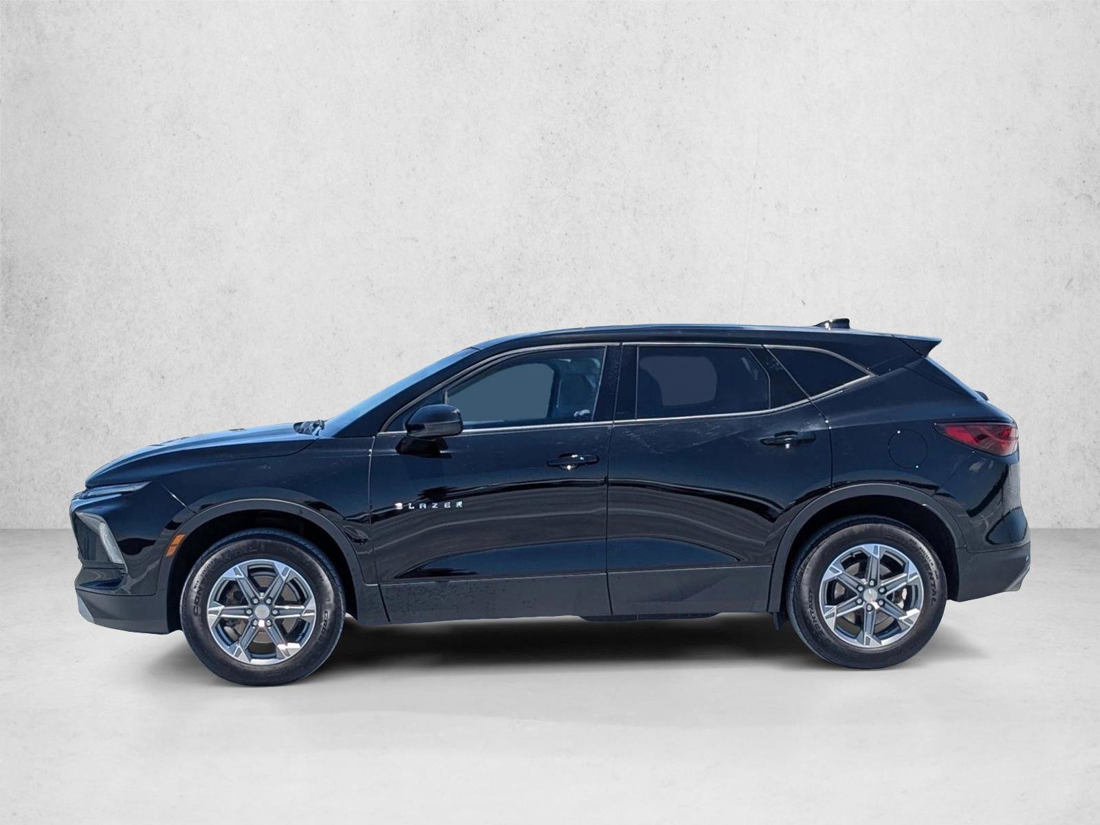 Used 2023 Chevrolet Blazer LT FWD image 9