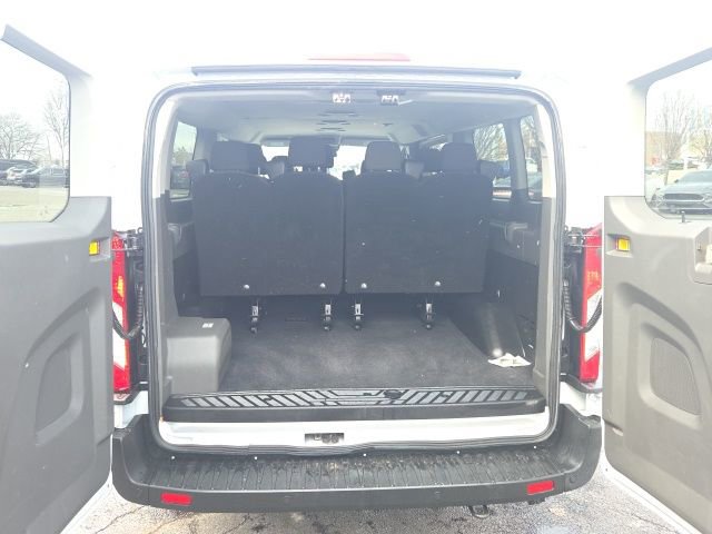 Used 2023 Ford Transit 350 XLT image 10