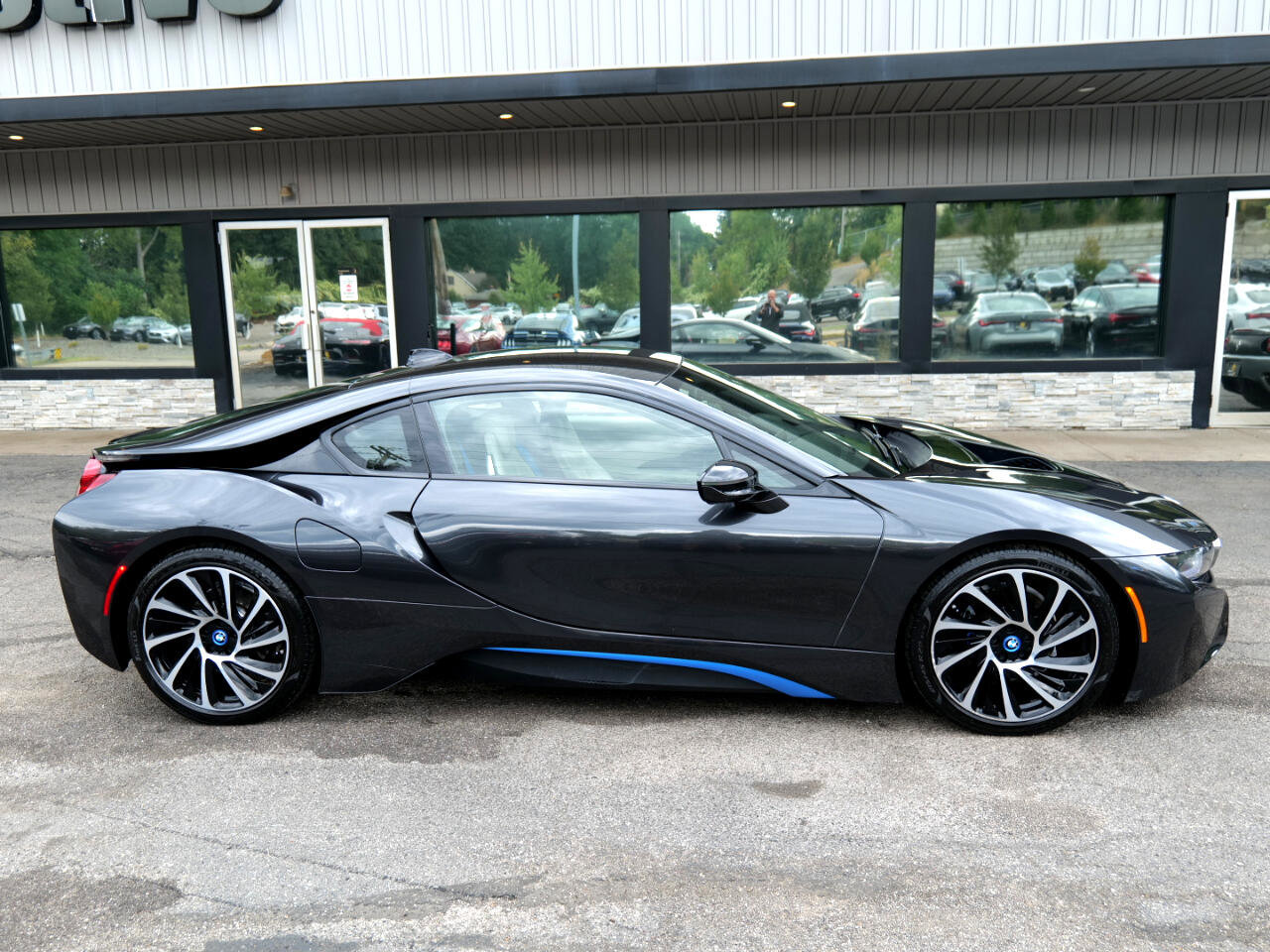 Used 2015 BMW i8 image 5
