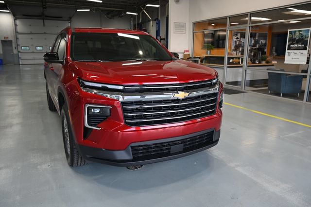 New 2026 Chevrolet Traverse LT w/ LPO, Floor Liner Package FWD image 3
