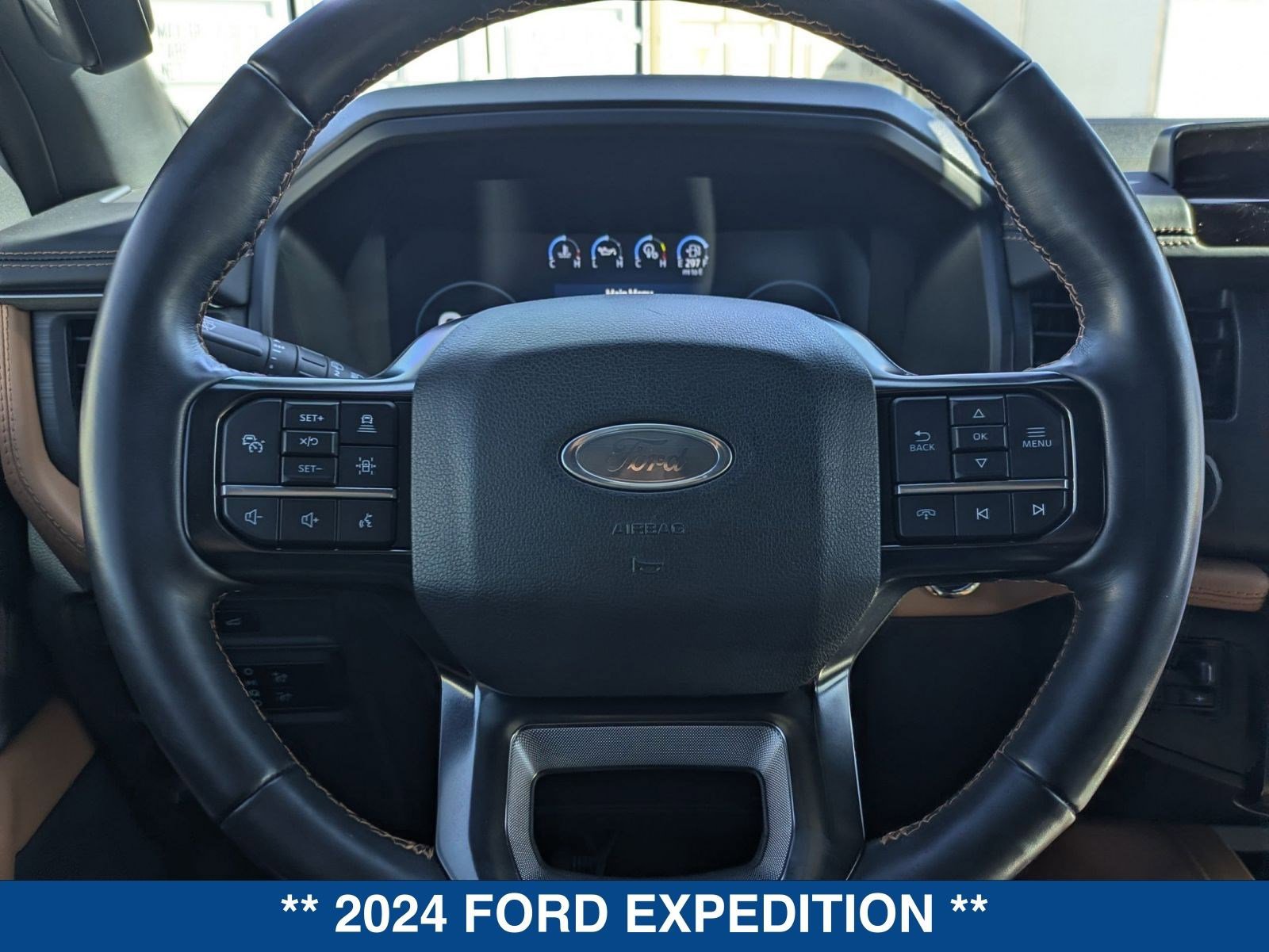Certified 2024 Ford Expedition Platinum image 28