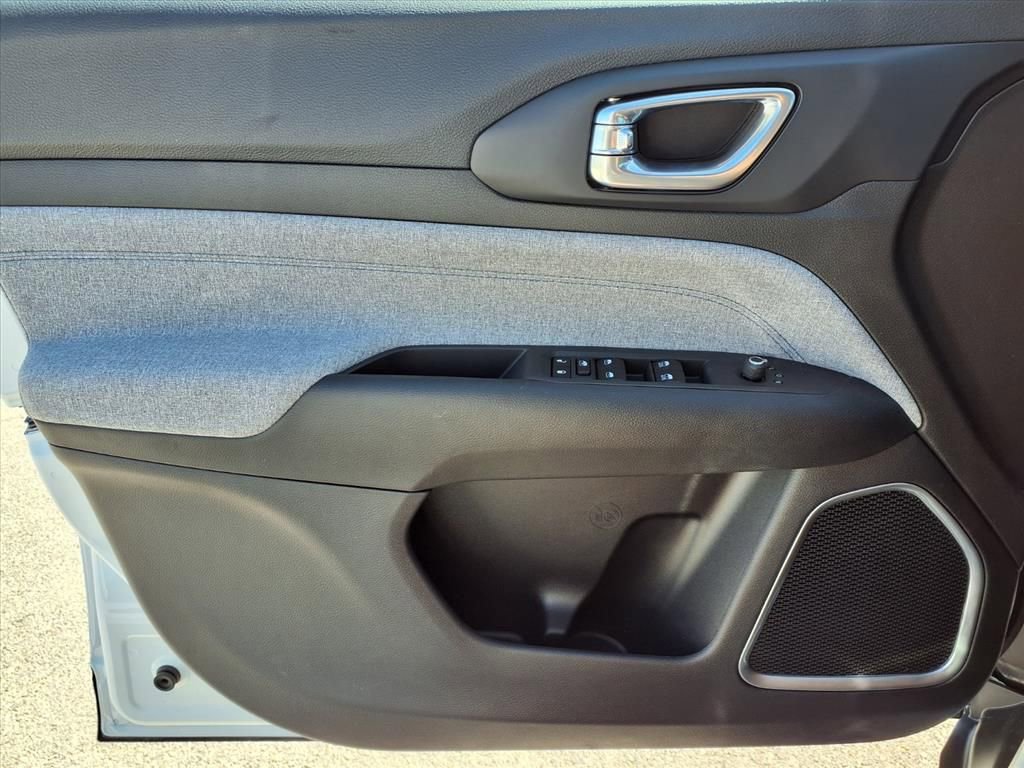 New 2025 Jeep Compass Latitude w/ Convenience Group image 23