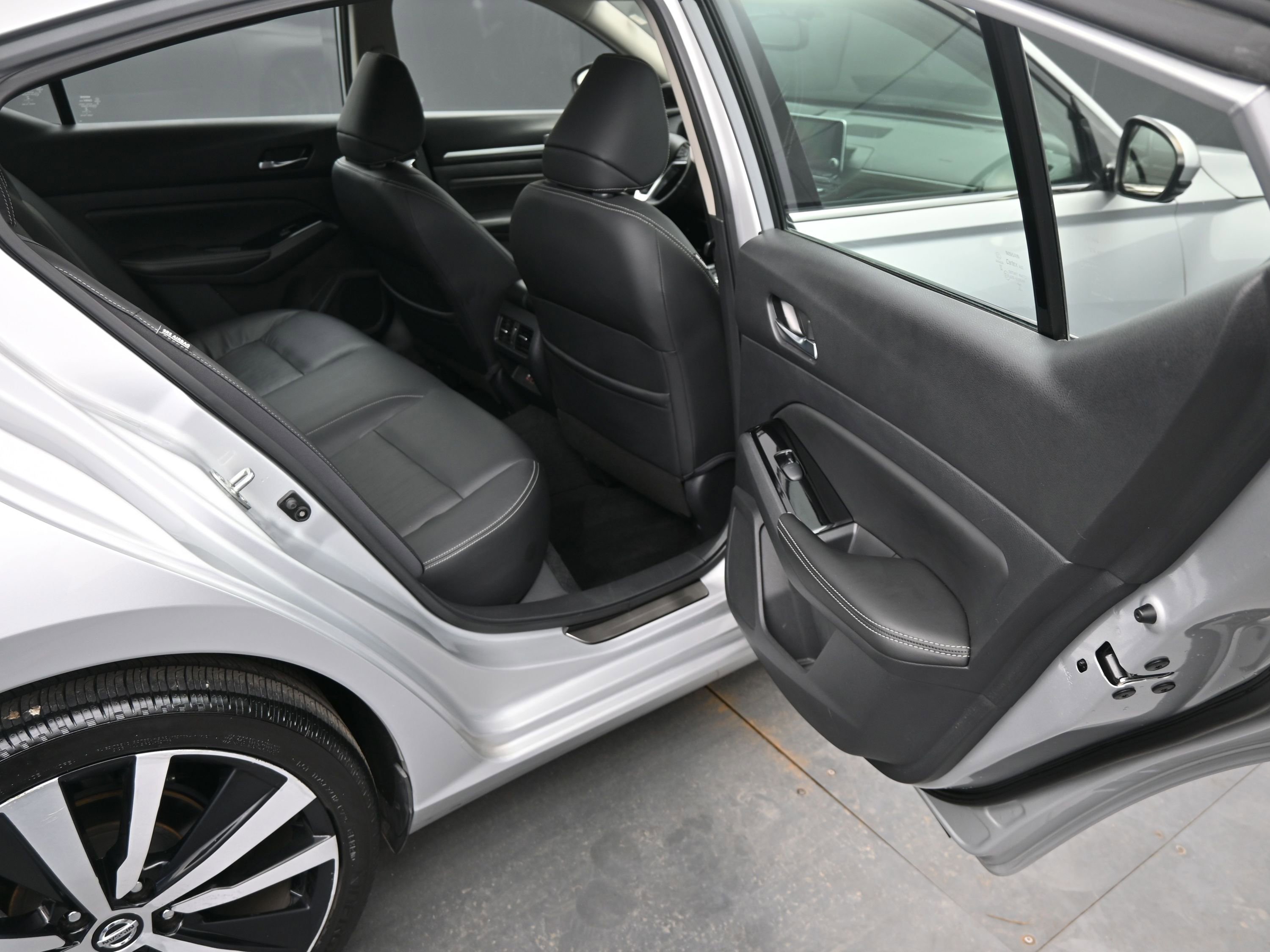 Used 2020 Nissan Altima 2.0 Platinum image 10