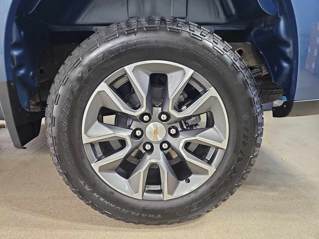 Certified 2024 Chevrolet Silverado 1500 LT AWD/4WD image 38