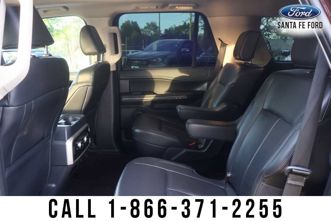 Used 2024 Ford Expedition XLT RWD image 19