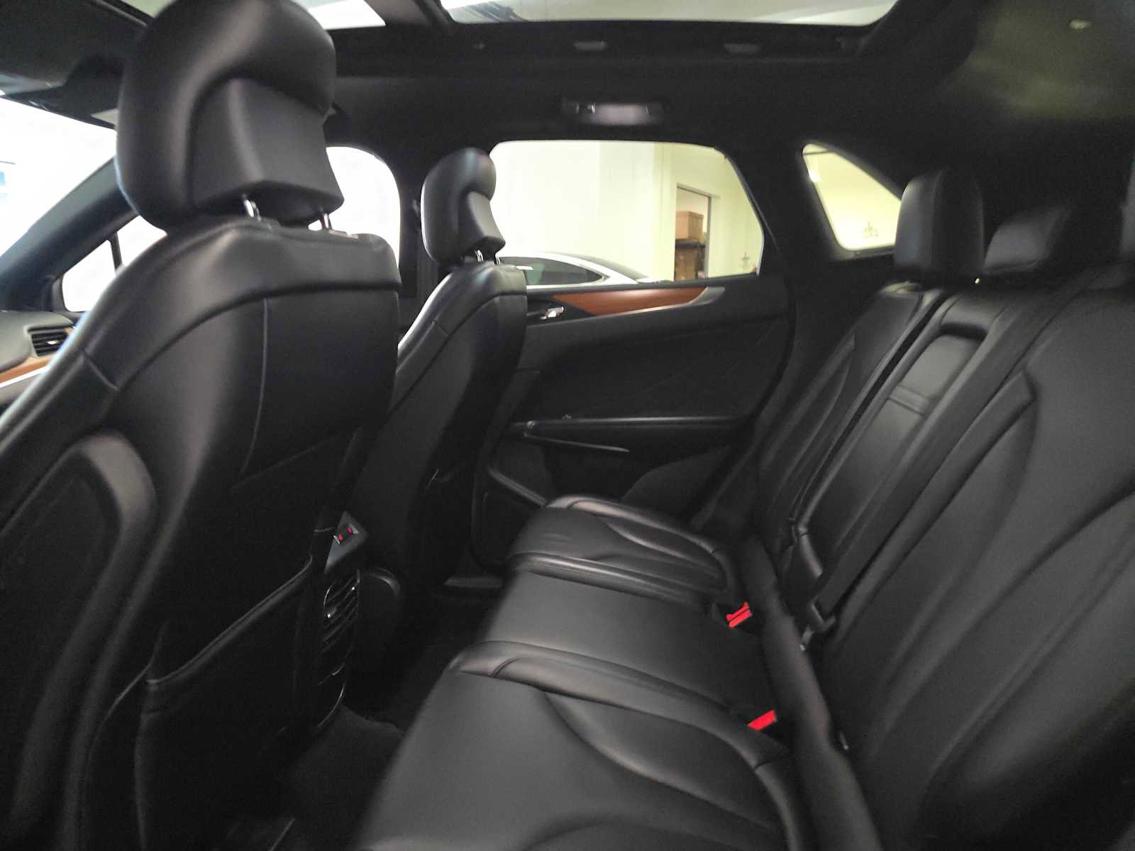 Used 2016 Lincoln MKC Reserve image 16