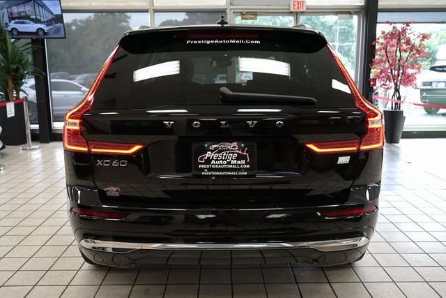 Used 2022 Volvo XC60 T8 Inscription Expression image 17