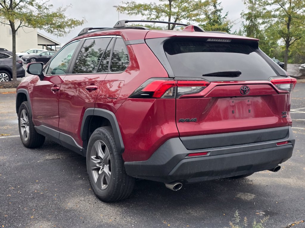 Certified 2022 Toyota RAV4 XLE w/ XLE Grade Weather Package AWD/4WD image 6