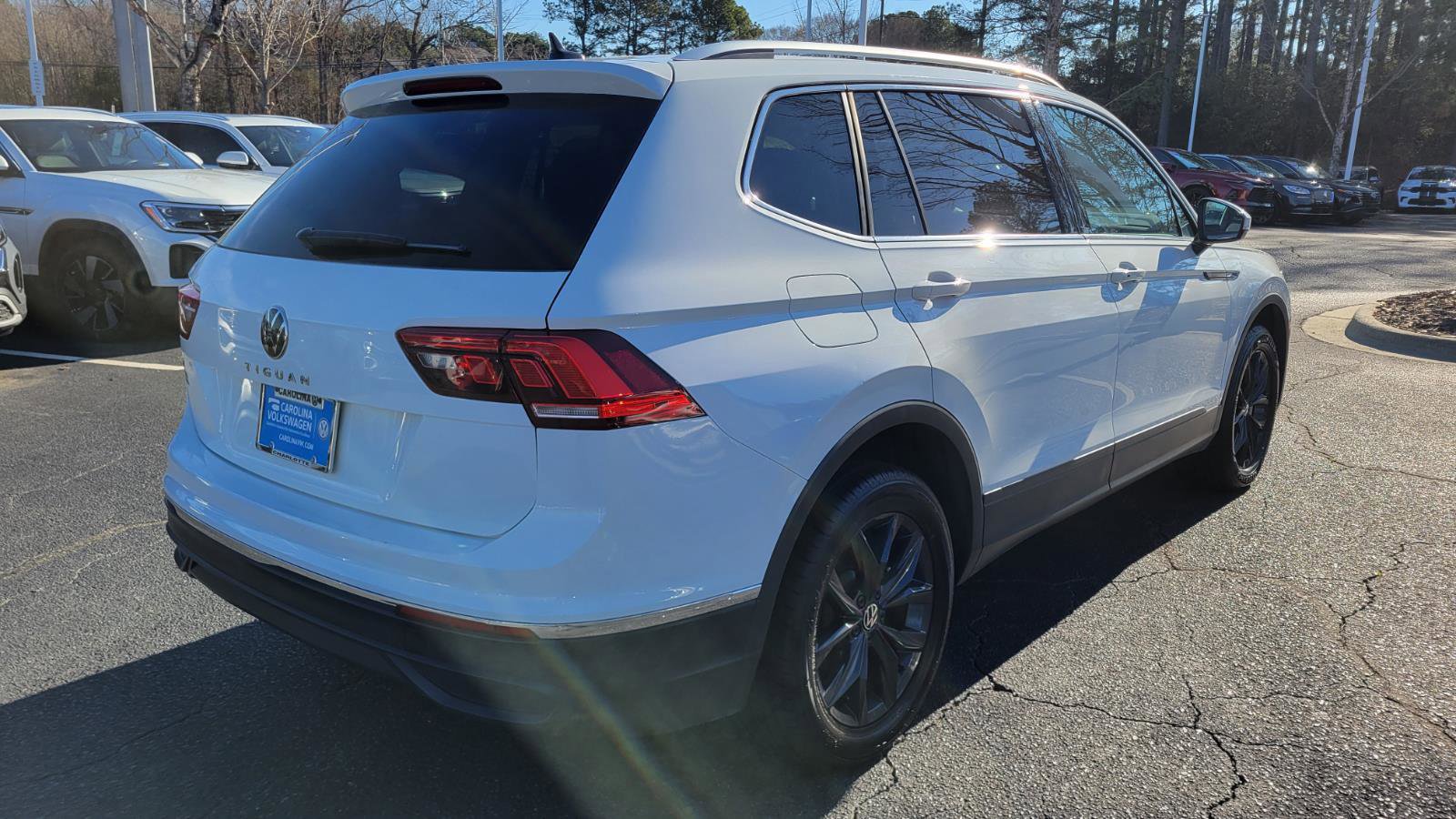 Certified 2024 Volkswagen Tiguan SE image 5