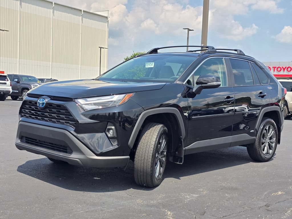 Certified 2023 Toyota RAV4 XLE Premium AWD/4WD image 4