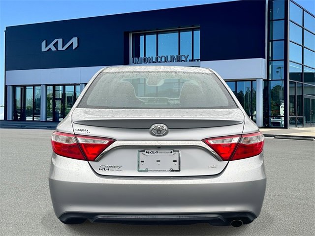 Used 2017 Toyota Camry SE image 10