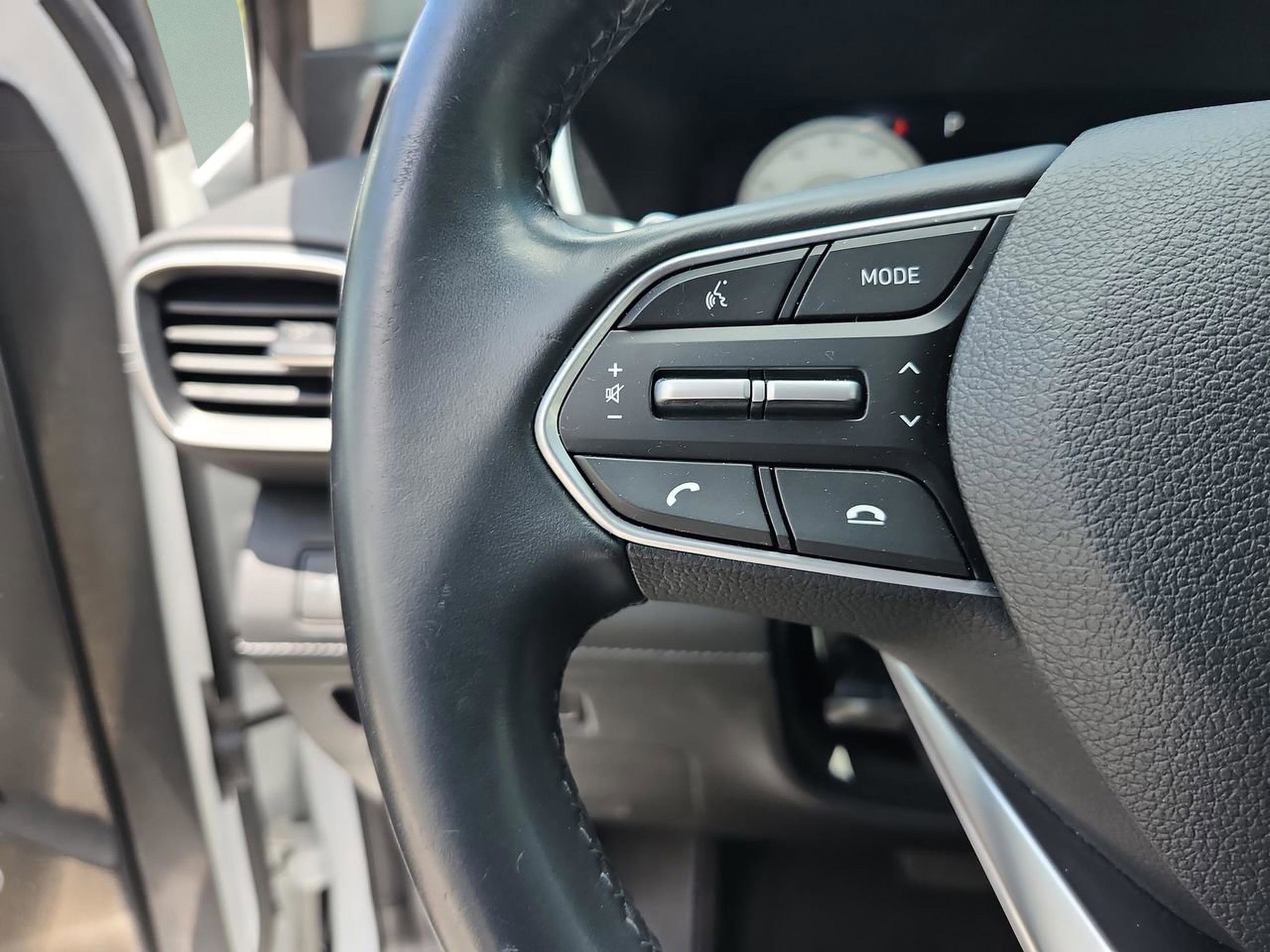 Used 2021 Hyundai Santa Fe SEL w/ Convenience + Premium Package FWD image 12