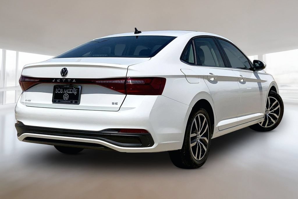 Certified 2025 Volkswagen Jetta SE w/ Sunroof Package FWD image 2