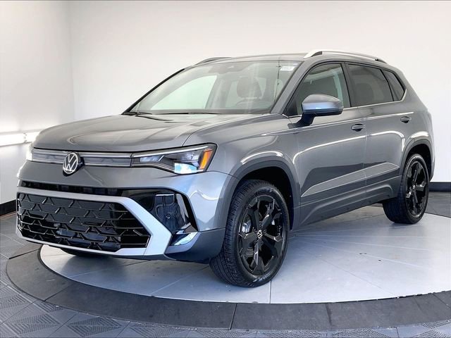 New 2026 Volkswagen Taos SEL image 2