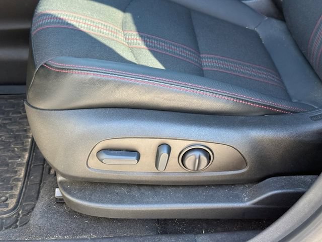 Used 2023 Chevrolet Equinox RS FWD image 13
