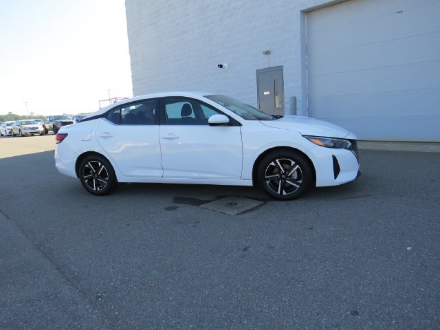 Used 2024 Nissan Sentra SV FWD image 2