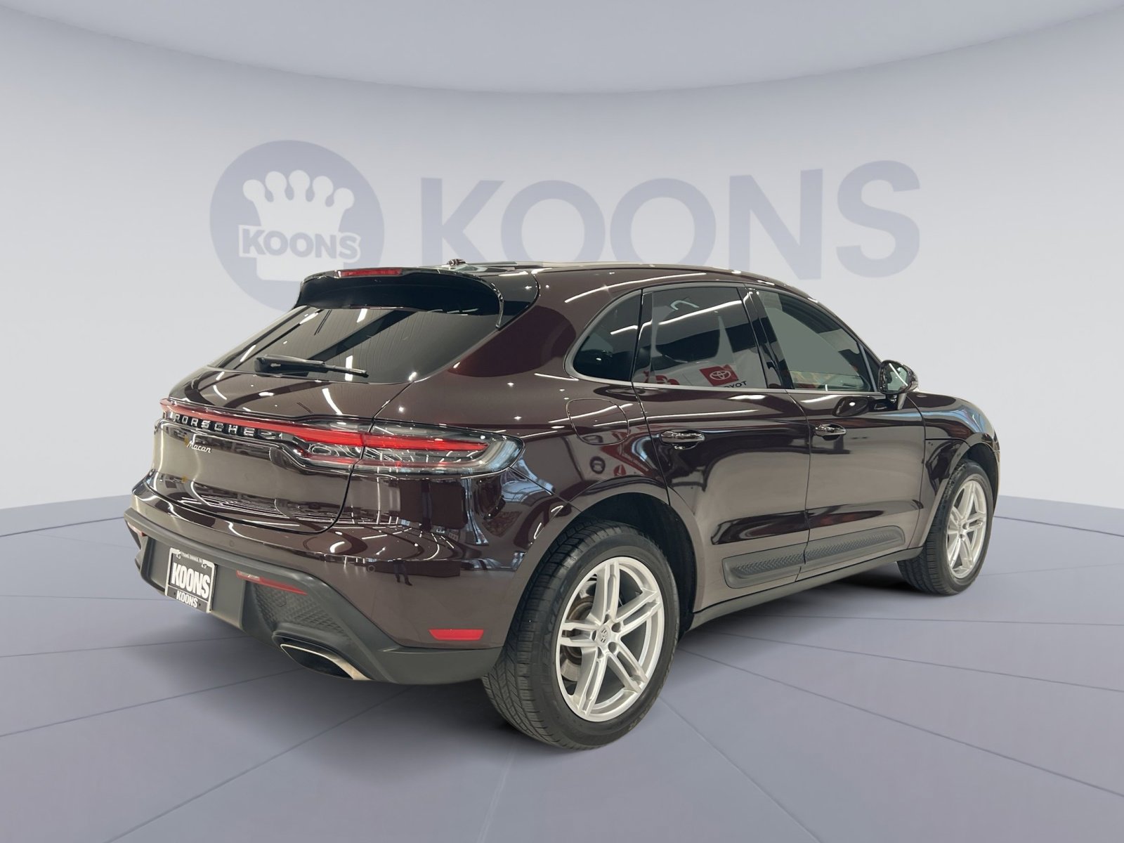 Used 2024 Porsche Macan Base image 5