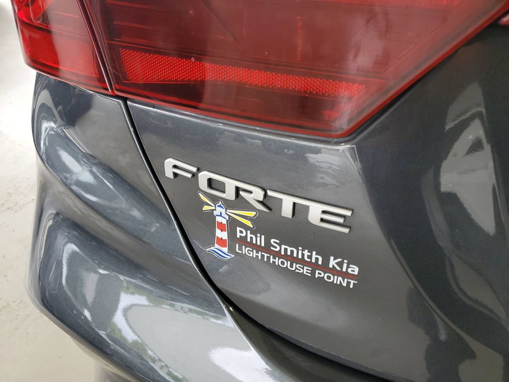 Used 2023 Kia Forte LXS FWD image 7