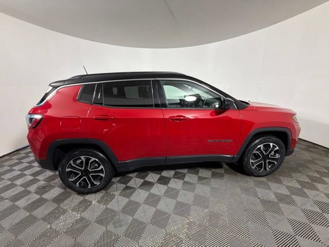 Used 2024 Jeep Compass Limited AWD/4WD image 15