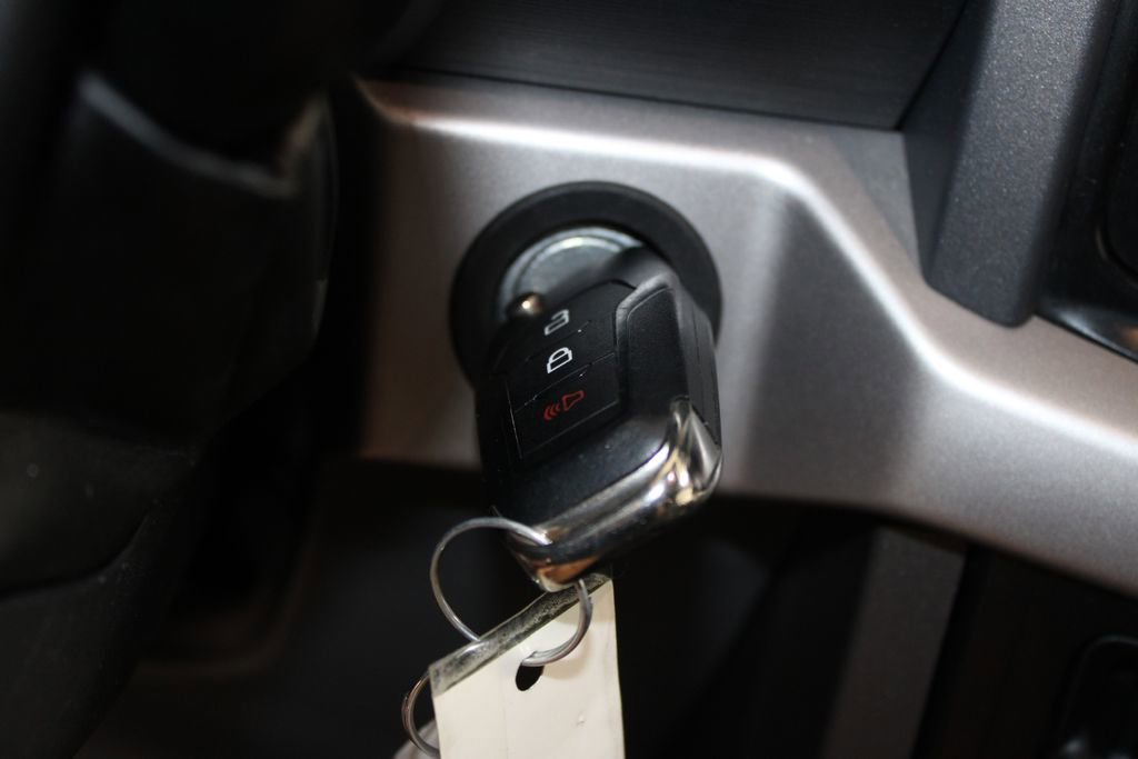 Used 2023 Ford F150 XLT w/ XTR Package image 39